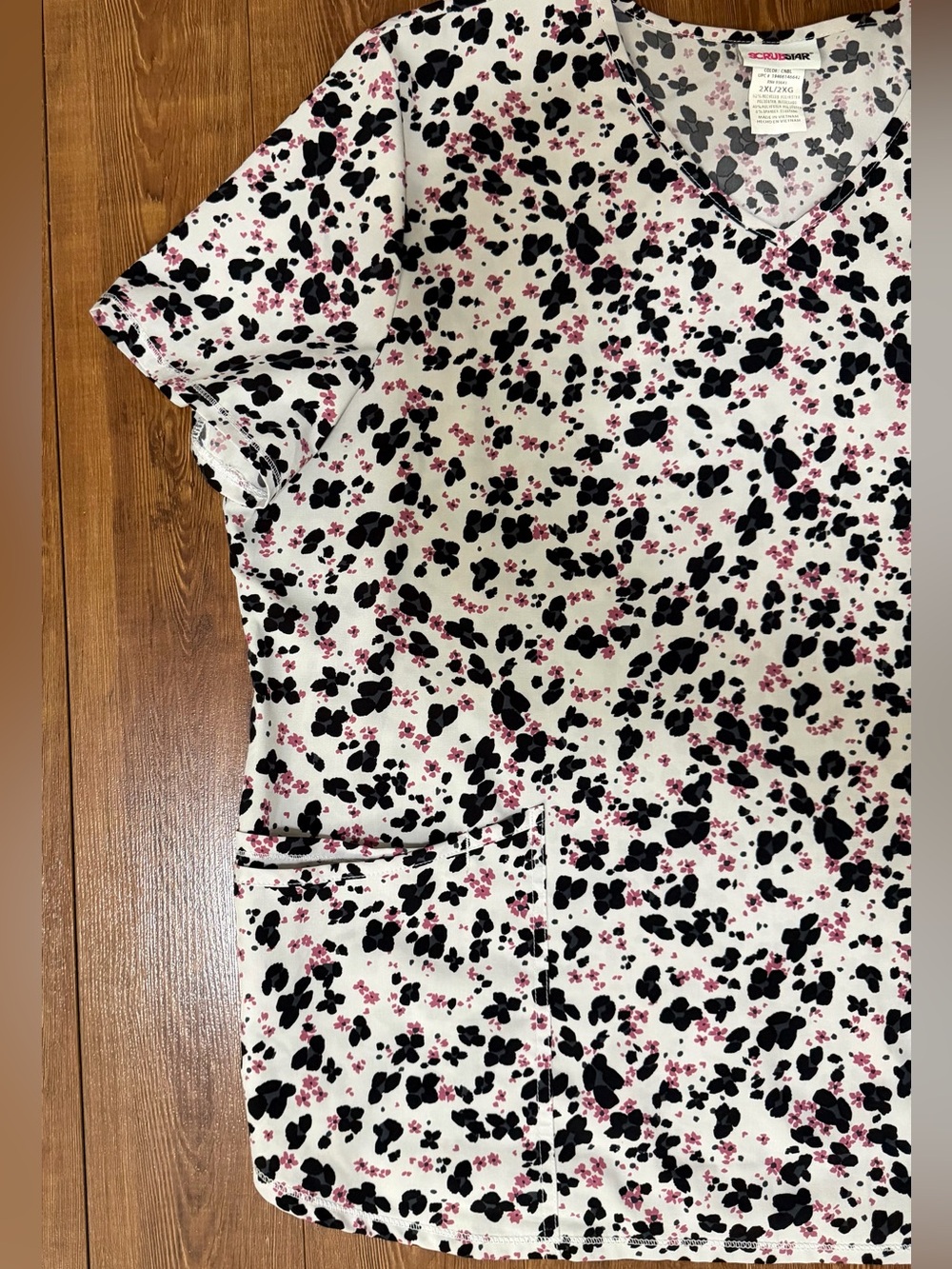 Women’s Floral Print Scrub Top by Scrub Star - Size 2XL - White/Black/Pink - Picture 3 of 4